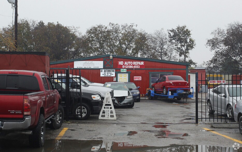 Primary Photo Of 904 Mcphaul St, Austin Auto Repair For Sale