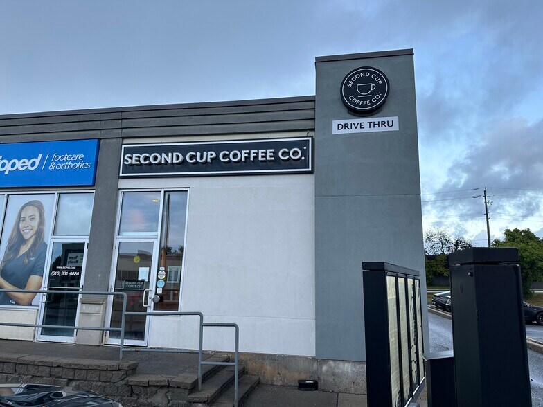 More Photos Of 486 Hazeldean Rd, Ottawa Freestanding For Sale