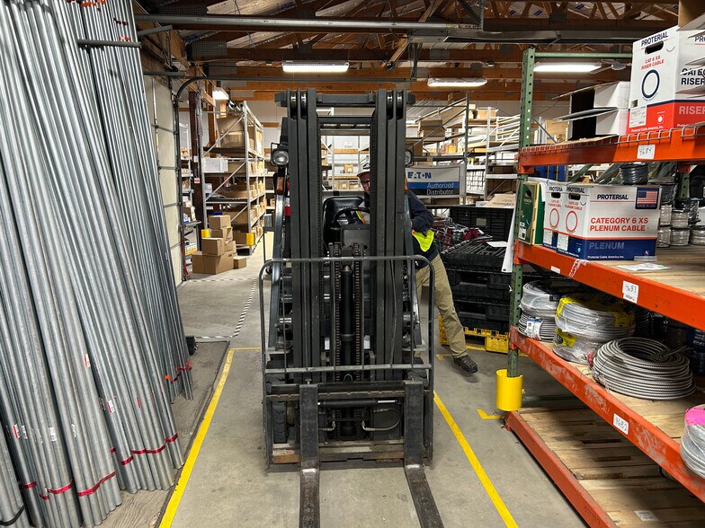 More Photos Of 21 8th Ave SW, Watertown Warehouse For Sale