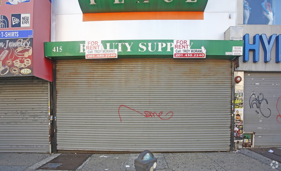 More Photos Of 415 Knickerbocker Ave, Brooklyn Storefront For Lease