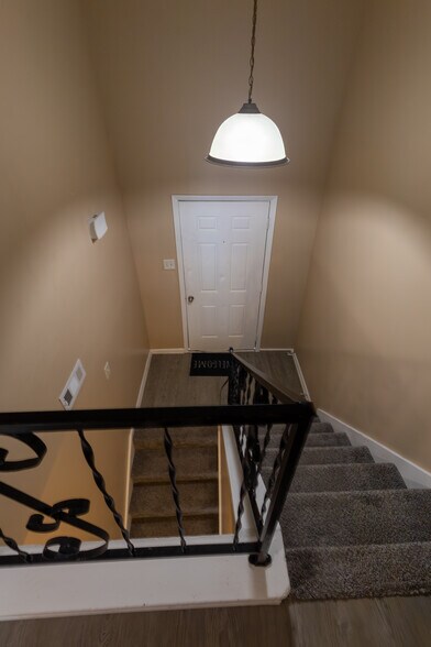 More Photos Of 105 Windy Cir, Franklin Multifamily For Sale