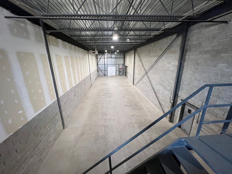 More Photos Of 1300-1360 Rue Louis-Marchand, Beloeil Warehouse For Sale