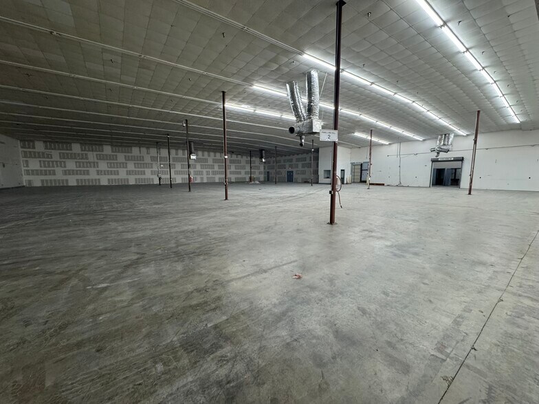 More Photos Of 889 Seahawk Cir, Virginia Beach Manufacturing For Lease