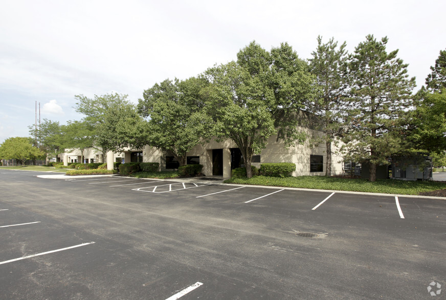 Primary Photo Of 2335-2361 Westbrooke Dr, Columbus Office For Lease