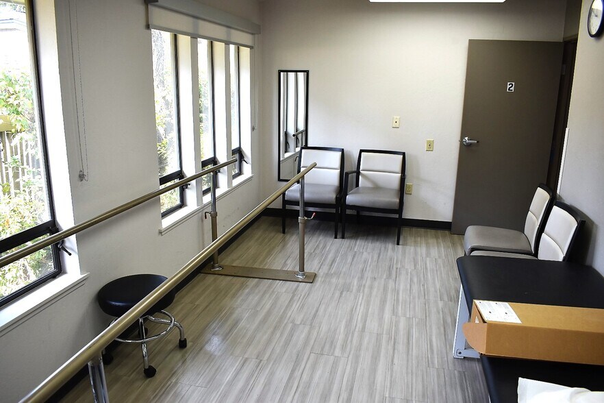 More Photos Of 3319-3321 Mission Dr, Santa Cruz Medical For Lease