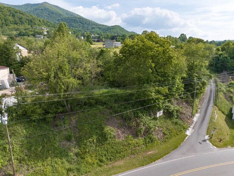 More Photos Of 94 Providence Pl, Waynesville Storefront Retail Office For Sale