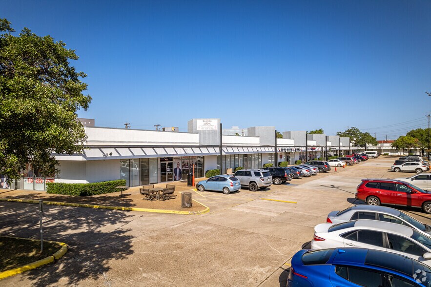 Primary Photo Of 6400 Southwest Fwy, Houston General Retail For Sale