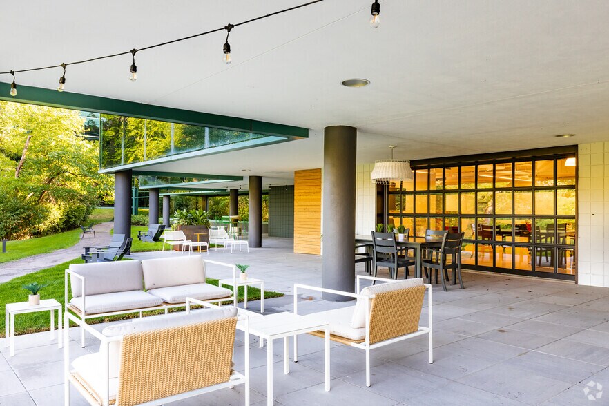 More Photos Of 12900 Whitewater Dr, Minnetonka Unknown For Lease