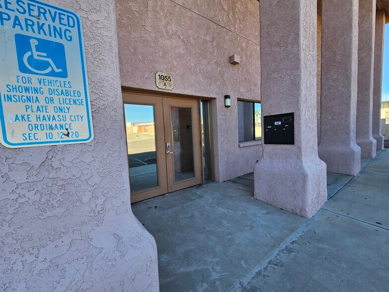 More Photos Of 1055 Empire Dr, Lake Havasu City Distribution For Lease