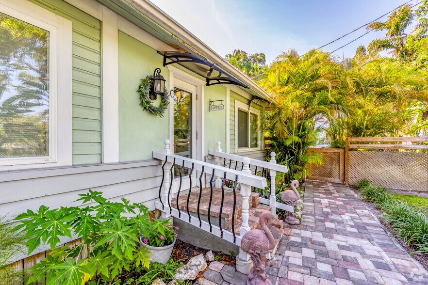 More Photos Of 1128 E Manatee Ave, Bradenton Hotel For Sale