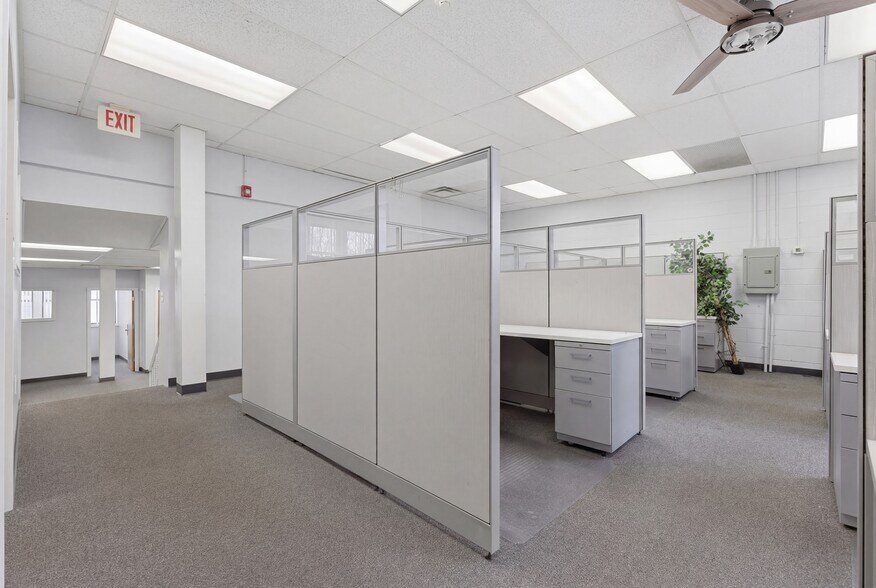 More Photos Of 174 Green St, Melrose Office For Sale