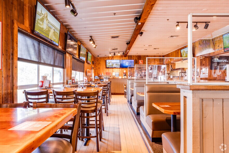 More Photos Of 3921 Jack Kultgen Fwy, Waco Restaurant For Sale