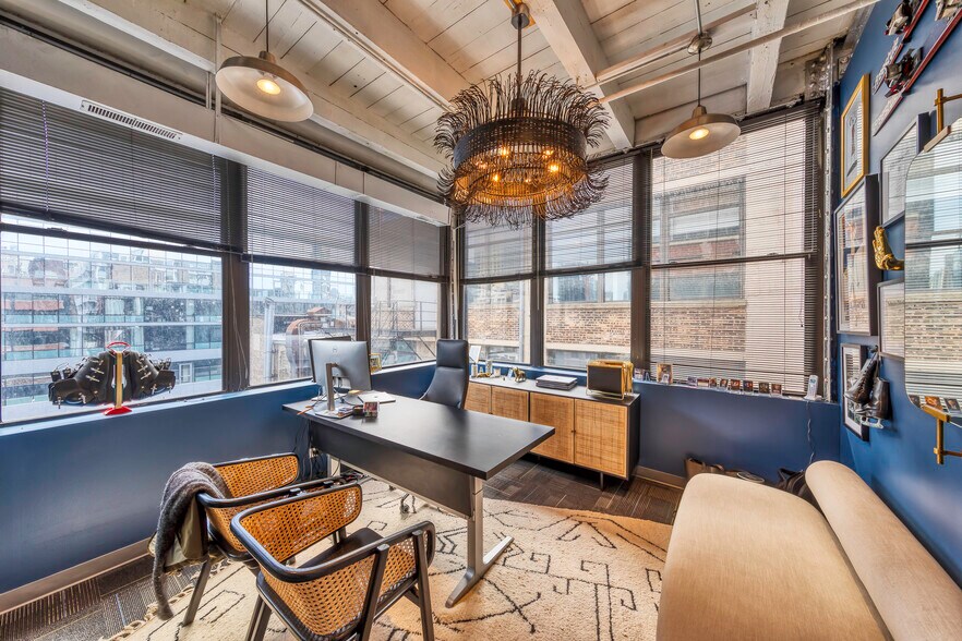 More Photos Of 223 W Erie St, Chicago Loft Creative Space For Lease