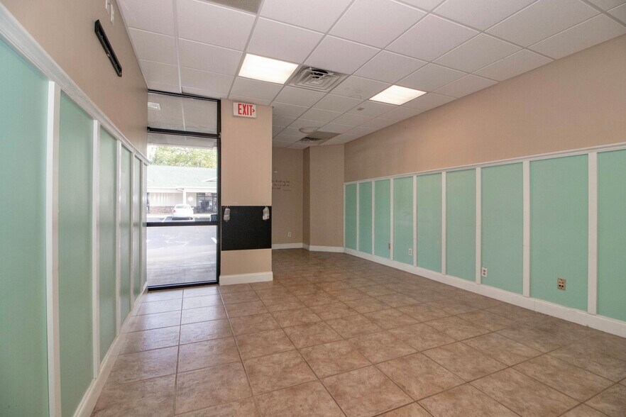 More Photos Of 285 N Main St, Troutman General Retail For Lease