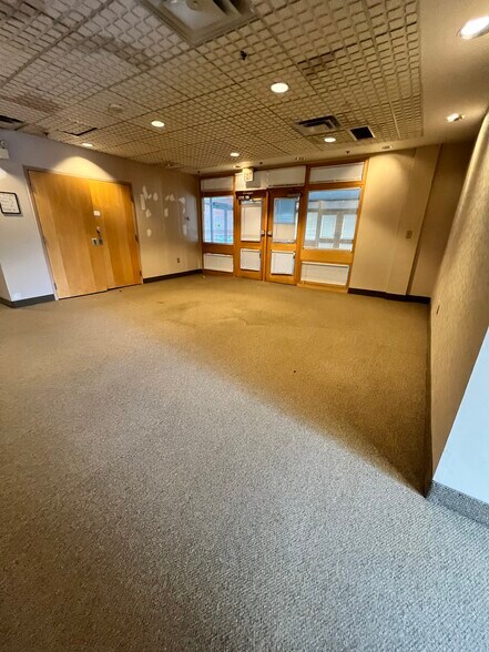 More Photos Of 125 Indigo Creek Dr, Rochester Office For Sale