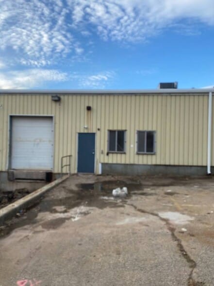 More Photos Of 90 Salmon St, Providence Manufacturing For Lease