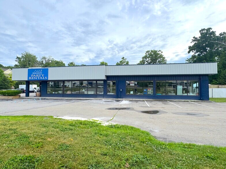 More Photos Of 1155 Route 9, Wappingers Falls Showroom For Sale