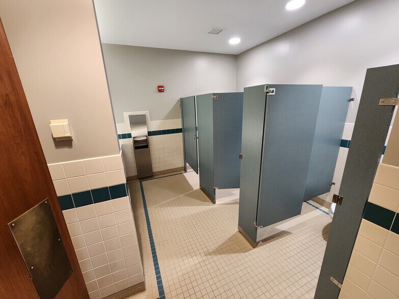 More Photos Of 2223 2nd Ave, Kearney Office For Lease