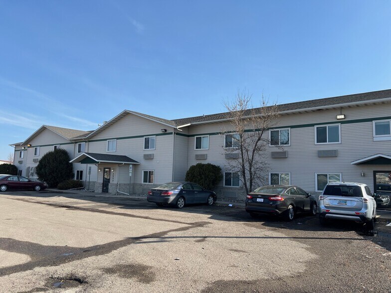 Primary Photo Of 3502 Interstate Blvd, Fargo Apartments For Sale