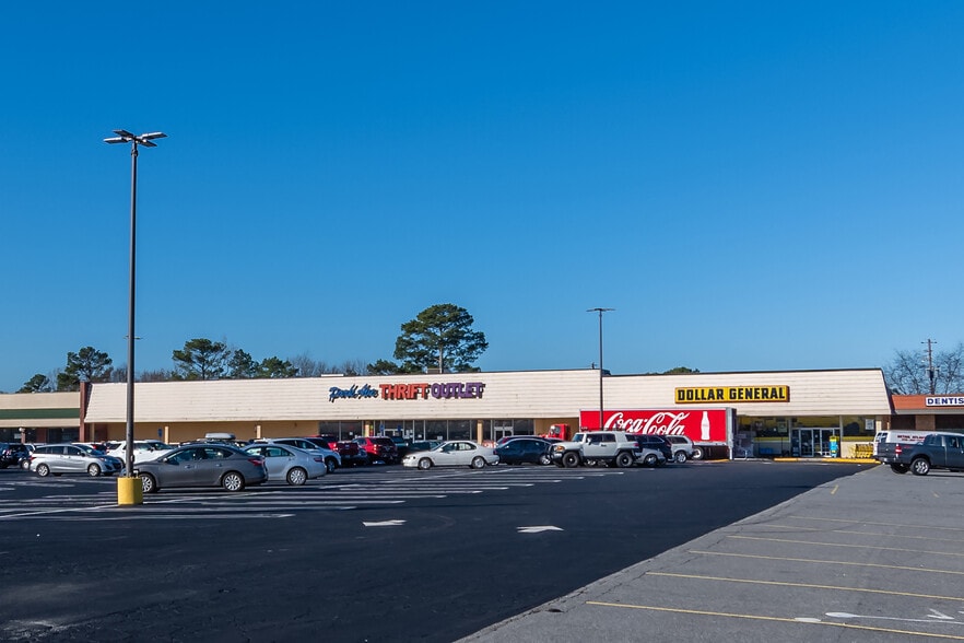 More Photos Of 9740 Main St, Woodstock General Retail For Sale