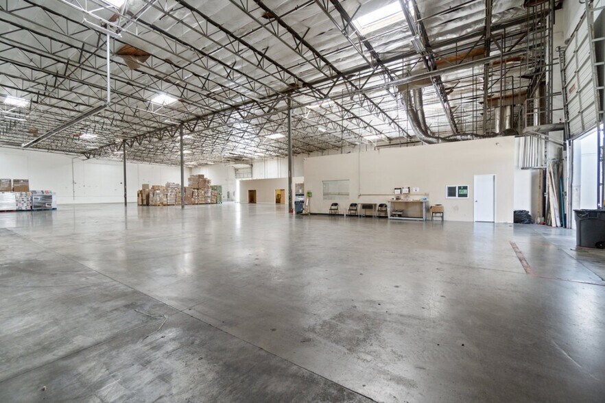 More Photos Of 1190 N Del Rio Pl, Ontario Warehouse For Sale