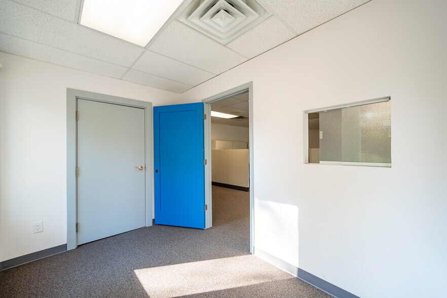 More Photos Of 171 Green Meadows Dr S, Lewis Center Office Residential For Sale