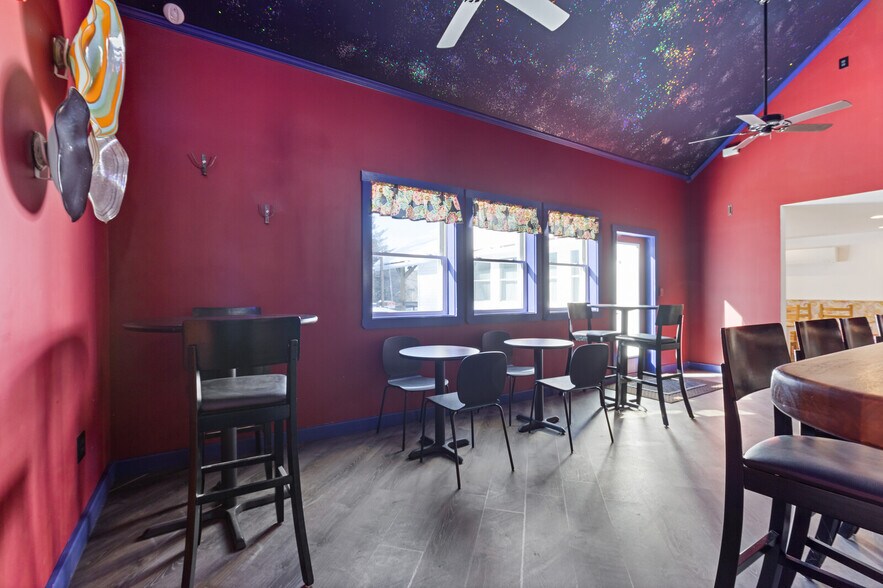 More Photos Of 205 W Main St, Liberty Restaurant For Sale