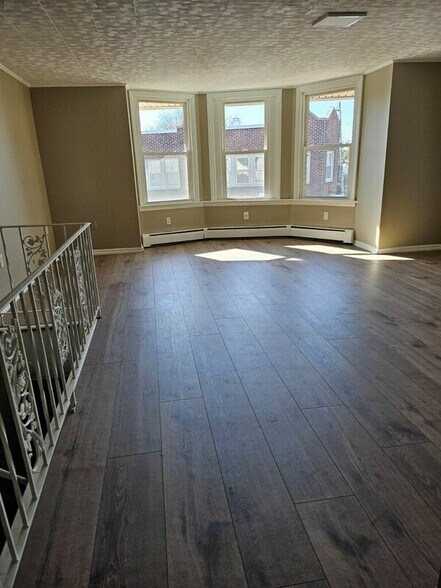 More Photos Of 707 West Ave, Jenkintown Storefront Retail Residential For Lease