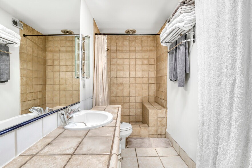 More Photos Of 1276 N Sweetzer Ave, West Hollywood Apartments For Sale