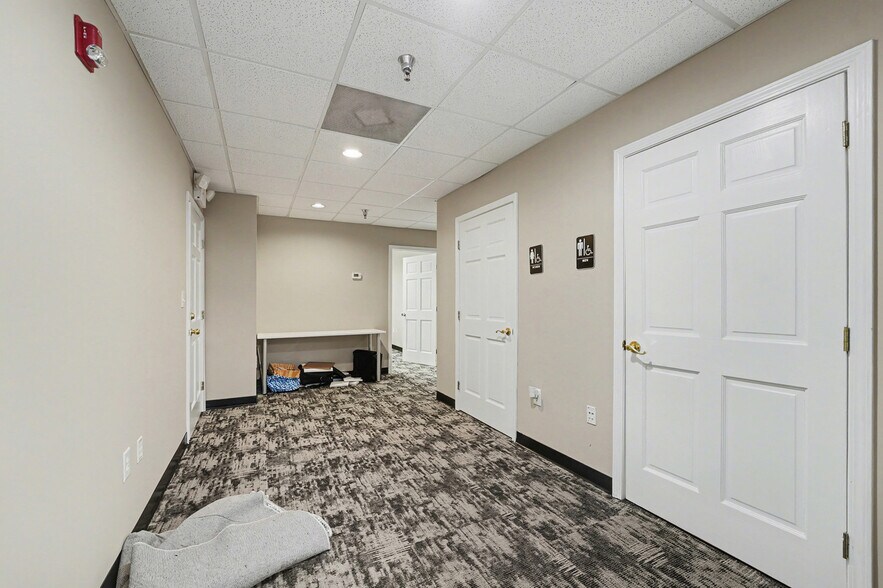 More Photos Of 19701 Bethel Church Rd, Cornelius Office For Sale