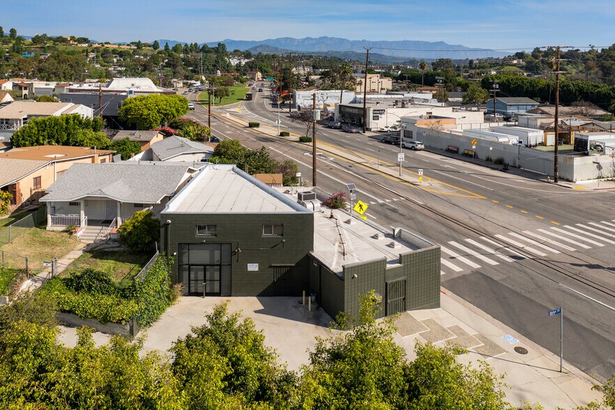 More Photos Of 3401 Eagle Rock Blvd, Los Angeles Showroom For Sale