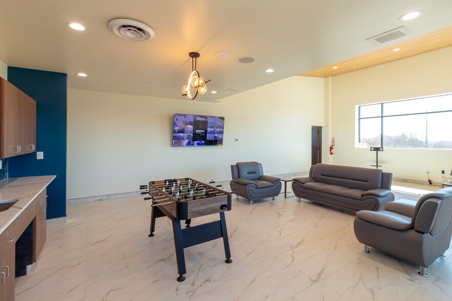 More Photos Of 5243 Naaman Forest Blvd, Garland Carwash For Sale