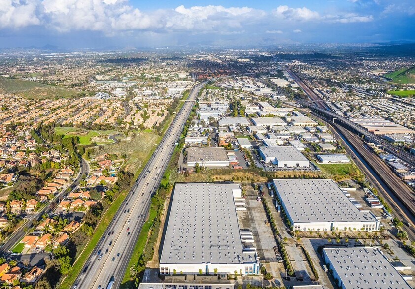 More Photos Of 2553 Sampson Ave, Corona Warehouse For Lease