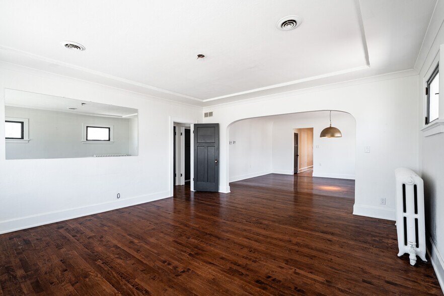 More Photos Of 3701 E Layton Ave, Cudahy Storefront Retail Residential For Sale