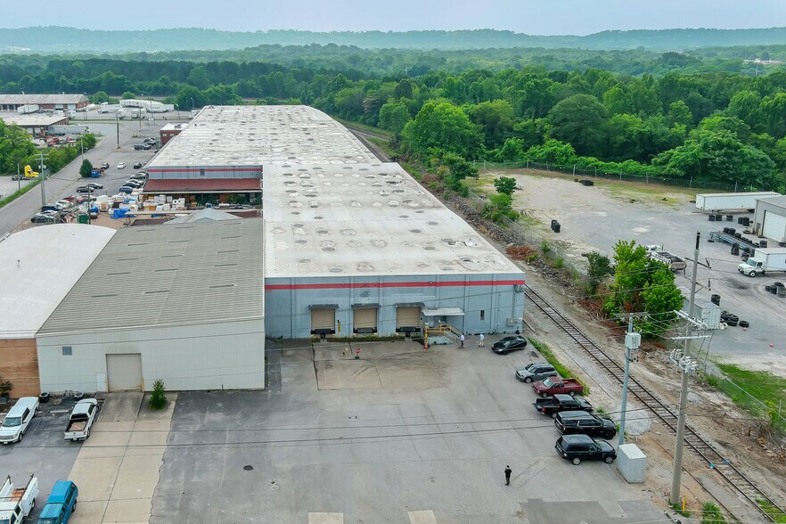More Photos Of 164 W 31st St, Chattanooga Distribution For Lease