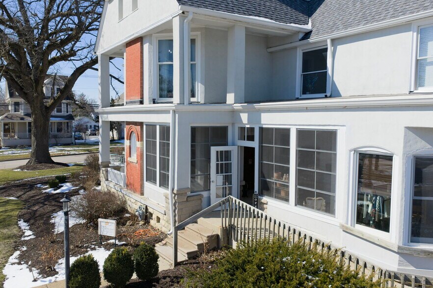 More Photos Of 303 N Main St, Elburn General Retail For Sale