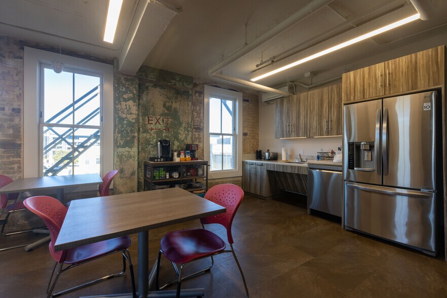 More Photos Of 219 N Alamo St, San Antonio Office For Sale