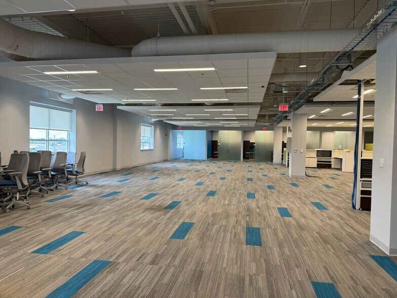 More Photos Of 3253 E Chestnut Expy, Springfield Office For Lease