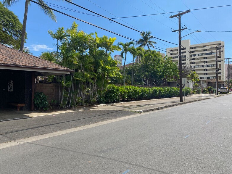 More Photos Of 817-821 Hausten St, Honolulu Restaurant For Lease