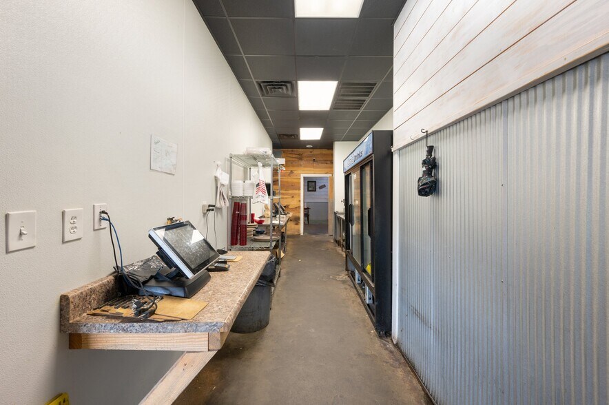 More Photos Of 1296 N Ferdon Blvd, Crestview Restaurant For Sale