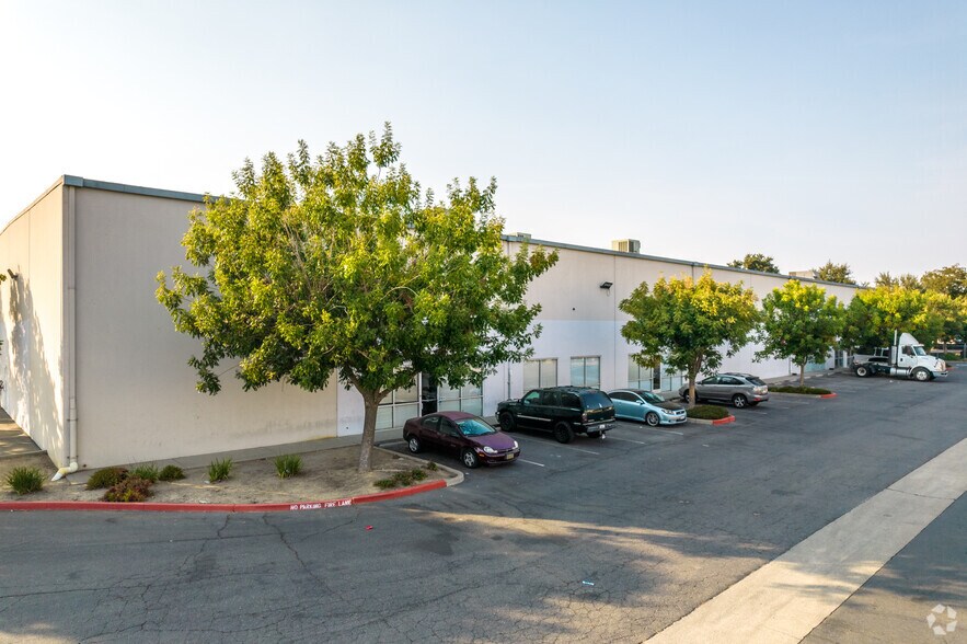 More Photos Of 879 F St, West Sacramento Warehouse For Lease