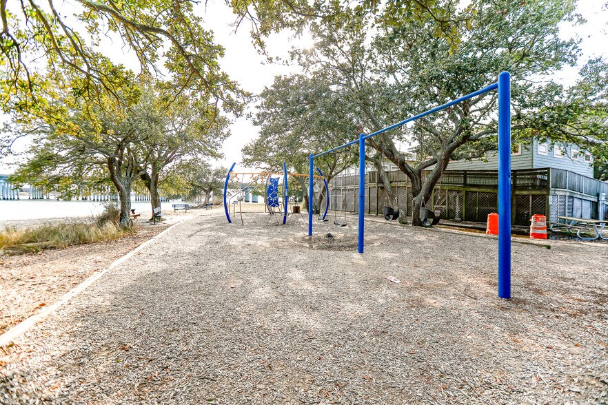 More Photos Of 831 W Ocean View Ave, Norfolk Apartments For Sale