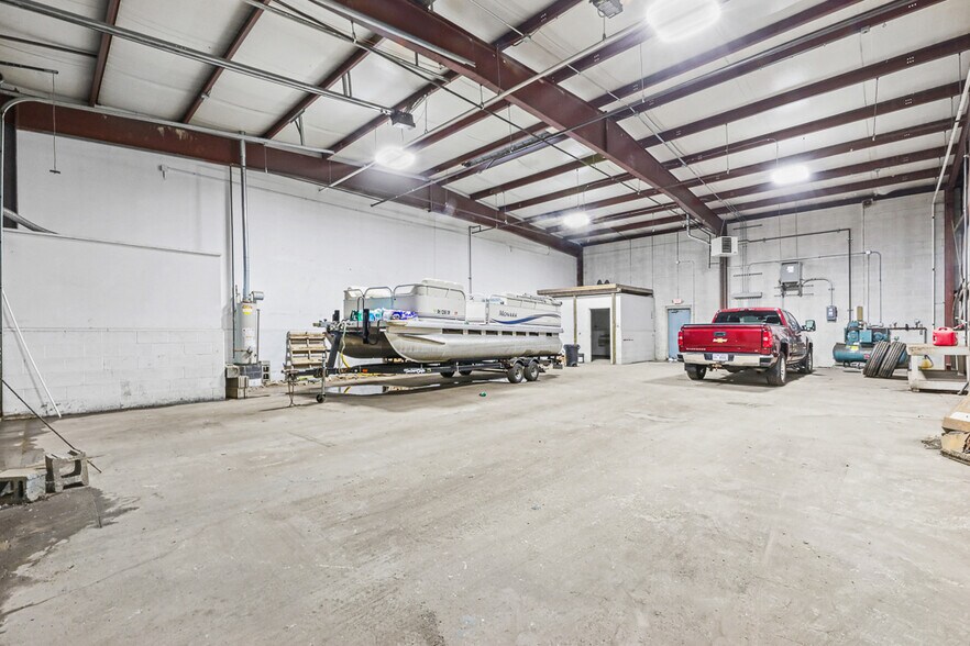 More Photos Of 37401 Stevens Blvd, Willoughby Flex For Lease