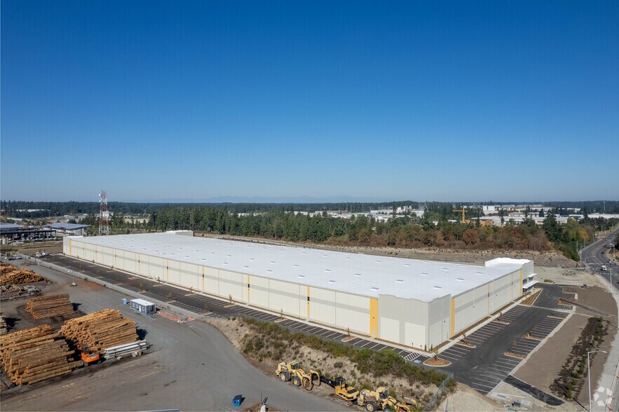 More Photos Of 19804 Canyon Rd, Tacoma Distribution For Lease