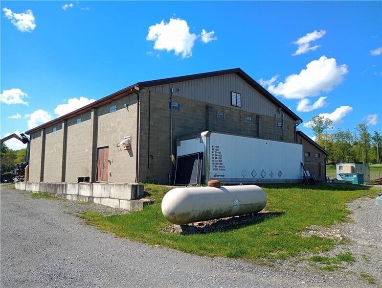 More Photos Of 4881 Pittsburgh Rd, Harrisville Flex For Sale
