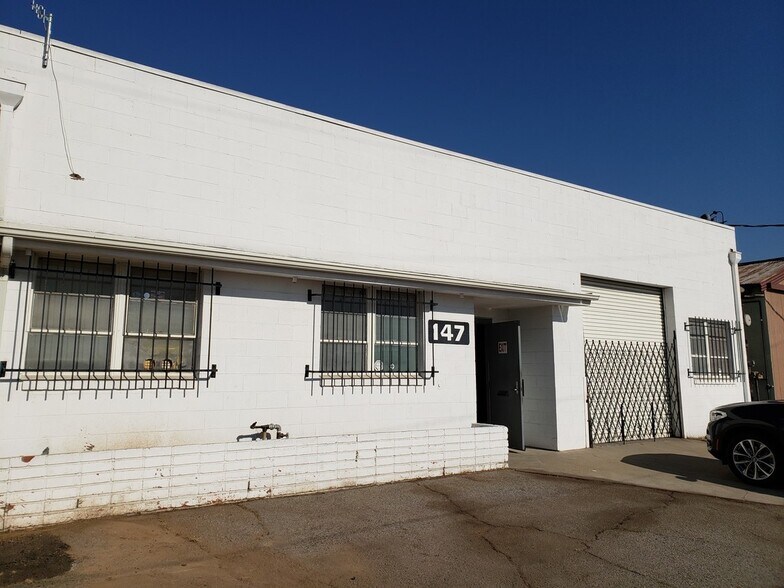 More Photos Of 147 W 155th St, Gardena Veterinarian Kennel For Sale