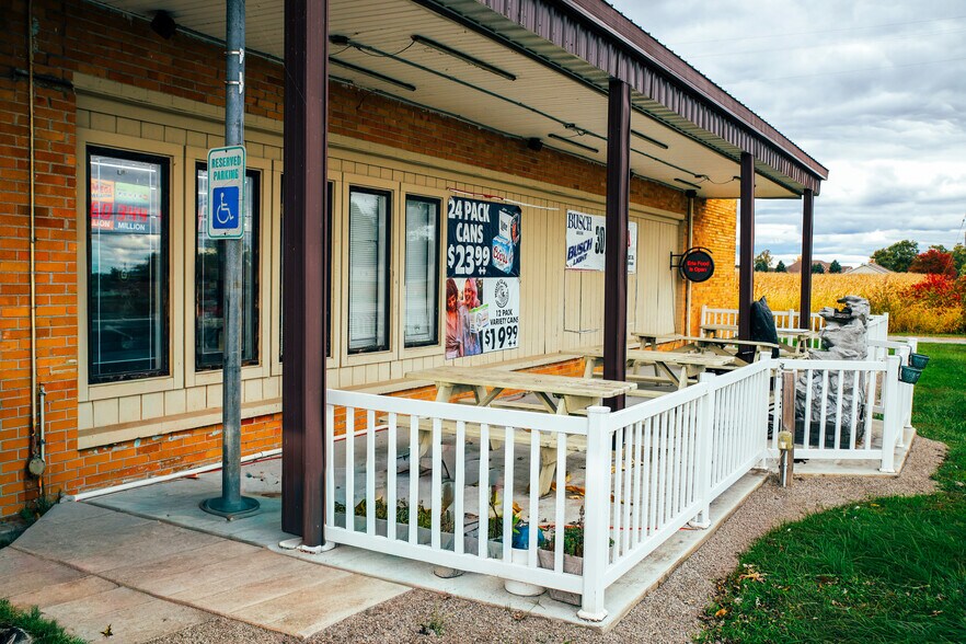 More Photos Of 9875 S Dixie Hwy, Erie Supermarket For Sale