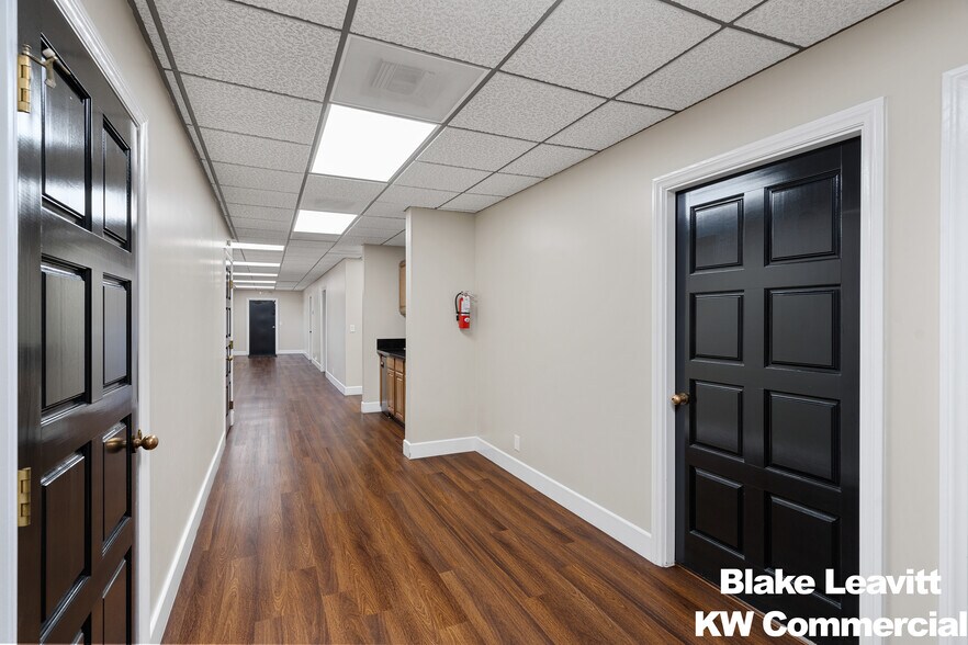 More Photos Of 510 S 9th St, Las Vegas Office For Sale