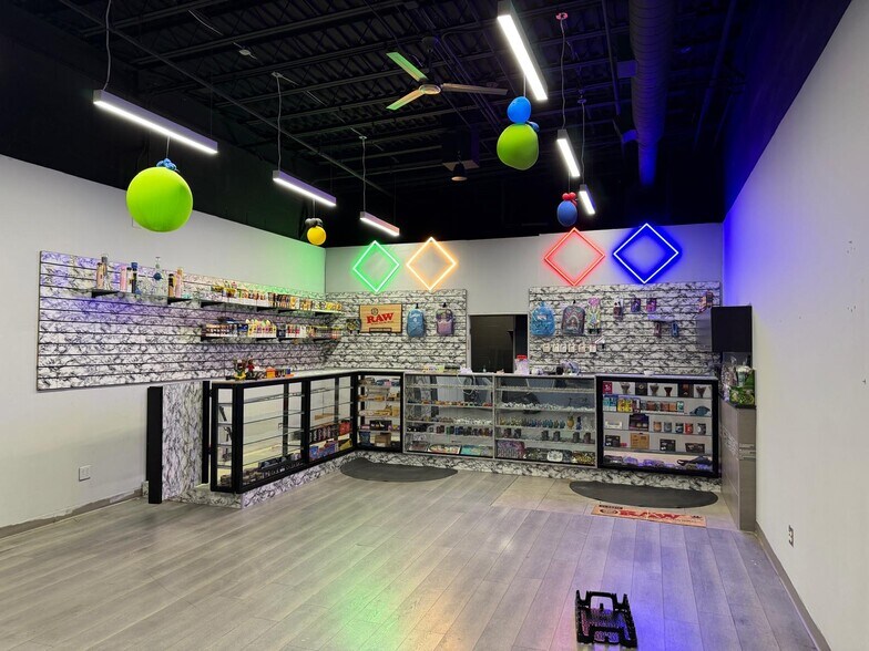 More Photos Of 368 New Hempstead Rd, New City General Retail For Sale