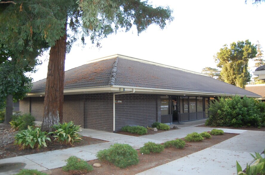 More Photos Of 1706 E Bullard Ave, Fresno Office For Lease
